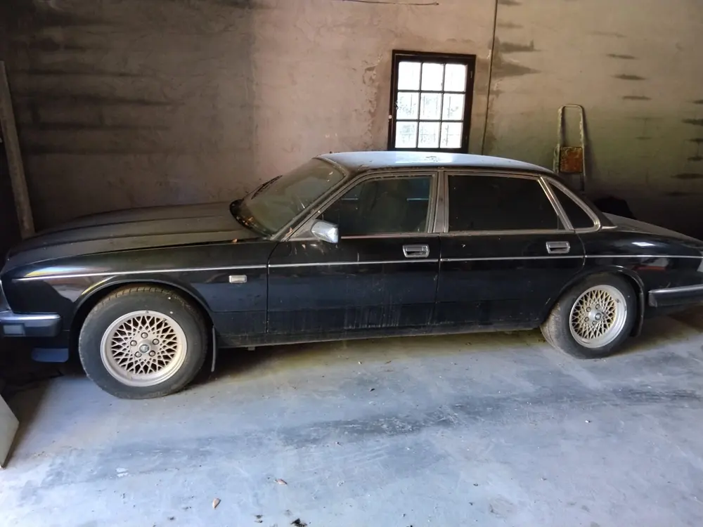 Daimler XJ40 AJ6 - RHD
