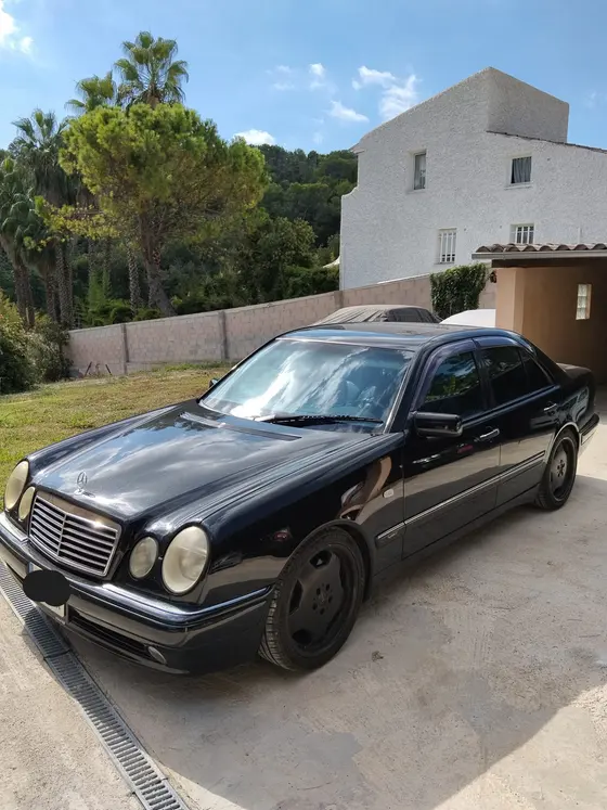 Mercedes-Benz E 55 AMG W210 – V8 5.4