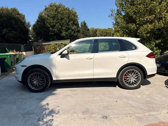 Porsche Cayenne Turbo V8 4.8L