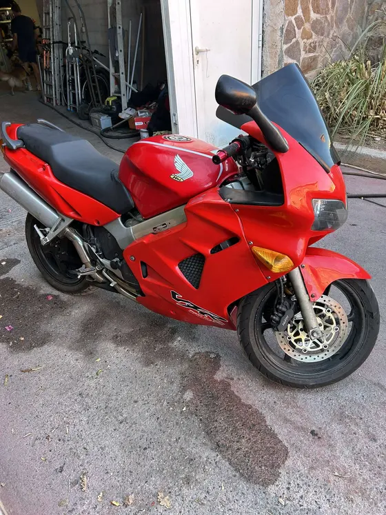 Honda VFR800 FI – V4 800cc